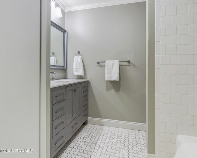 Building Photo - 101 Alonda Dr