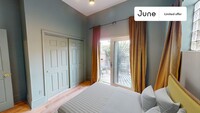 Building Photo - Private bedroom in 5 bed/2 bath Home