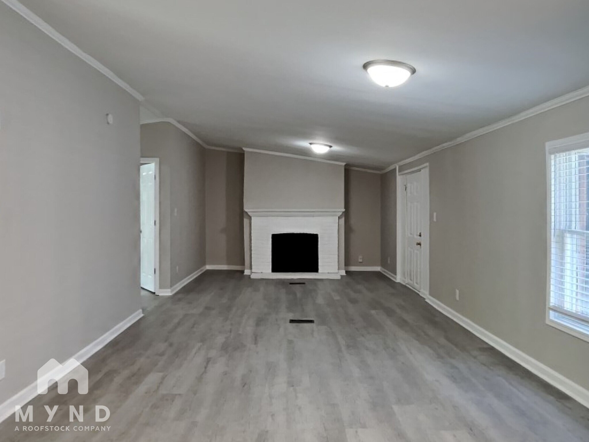 Building Photo - 3904 Ireland Dr