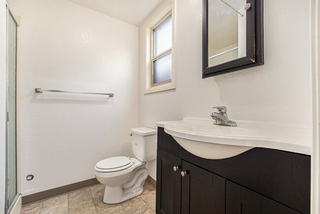 Building Photo - 935 Central Ave