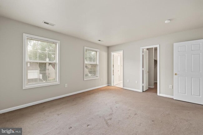 Building Photo - 16 Varone Dr