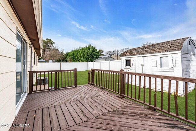 Building Photo - 1841 2nd Ave