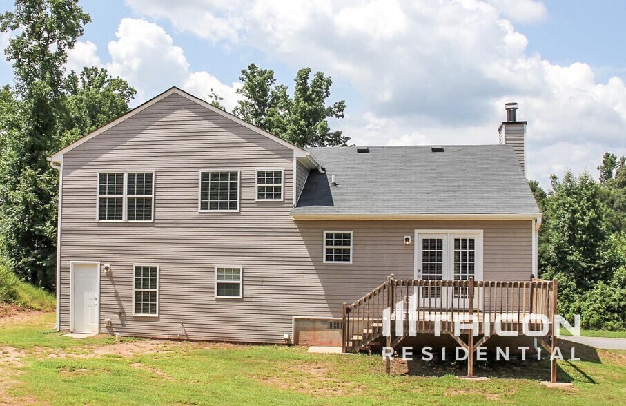 Building Photo - 1693 Bismarck Cir