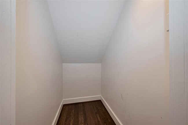 Building Photo - 9404 Glenfield Ct