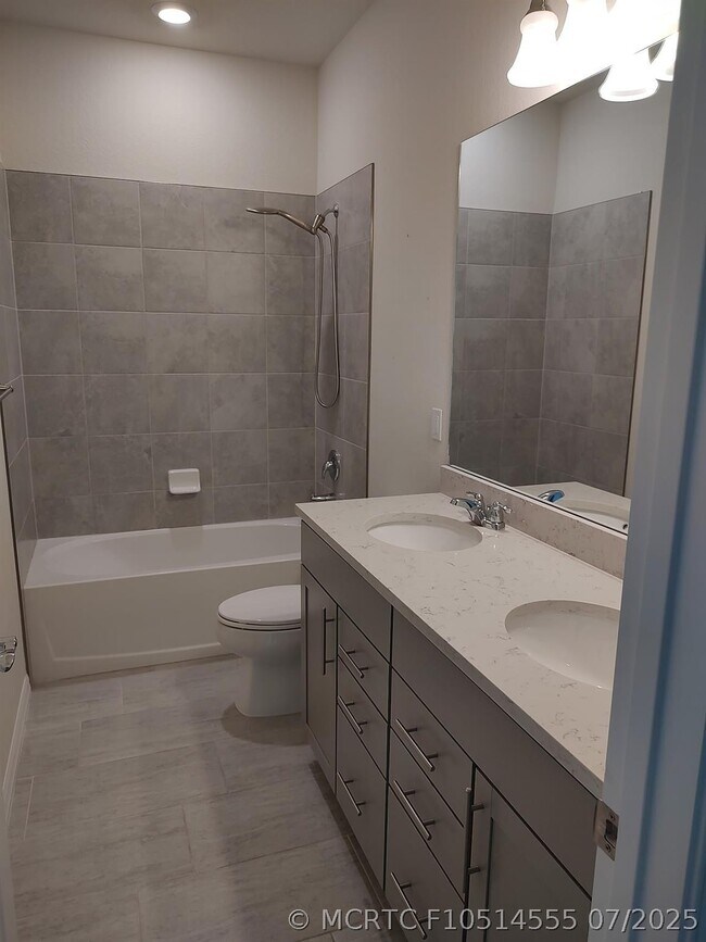 Building Photo - 10179 SW Captiva Dr