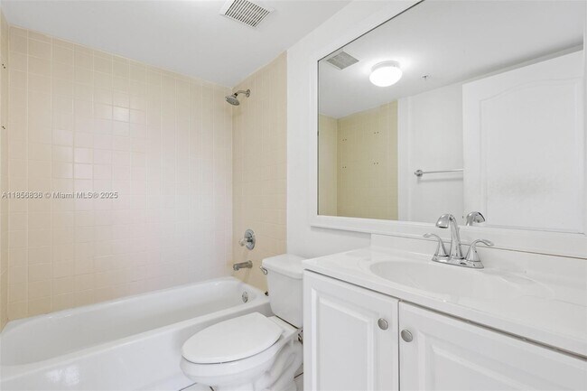 Building Photo - 3052 SW 27th Ave