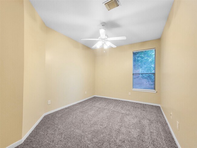 Building Photo - 3223 Fair Falls Dr