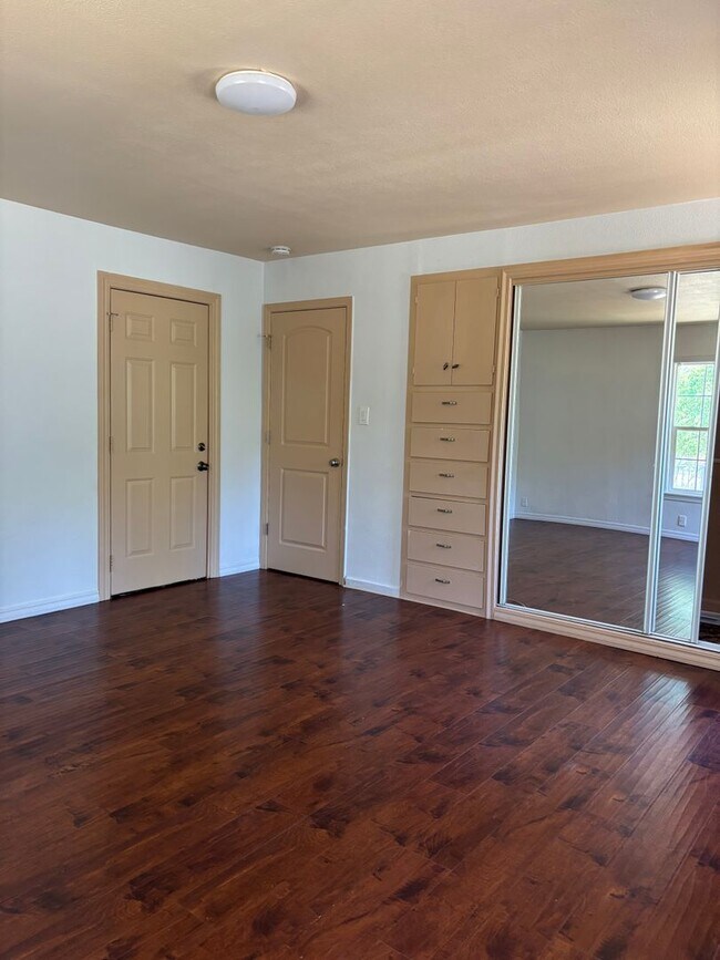 Building Photo - 16360 Placer Hills Rd