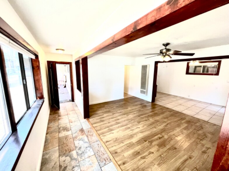 Building Photo - 2975 Sacramento Ave