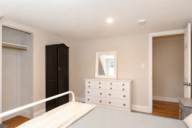 Building Photo - 21 Elm Ct