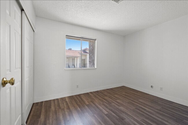 Building Photo - 3649 S Van Dyke Ave