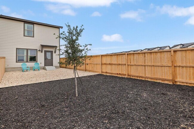 Building Photo - 3362 Northwestern Dr