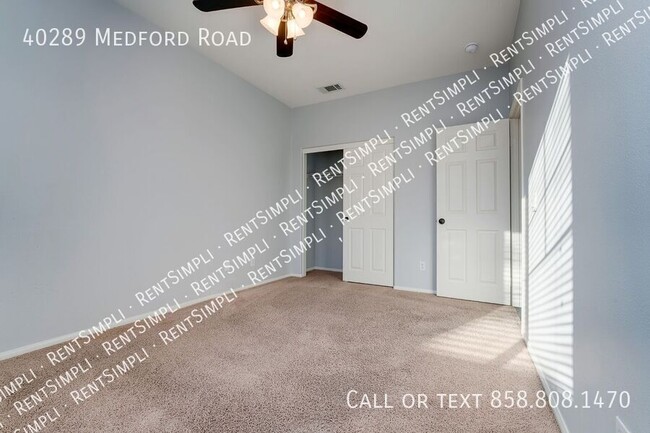 Building Photo - 40289 Medford Rd