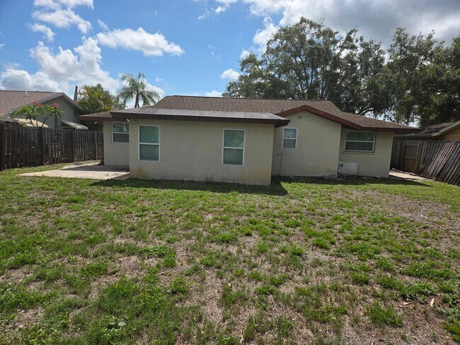 Building Photo - 3922 Cochise Terrace