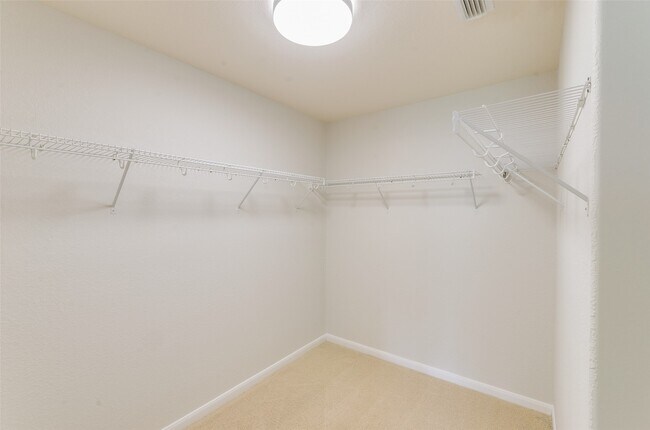 Building Photo - 3302 Legends Landing Dr