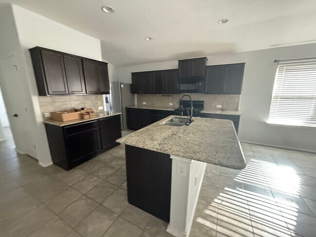 Building Photo - 10550 Rhyder Ridge