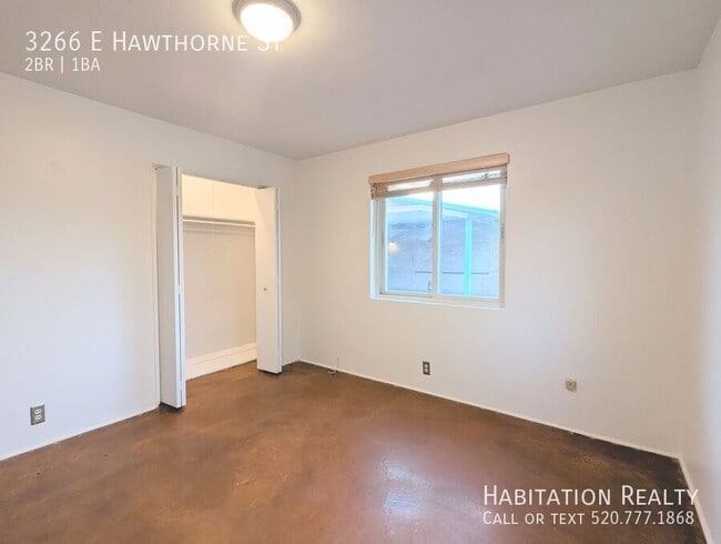 Building Photo - 3266 E Hawthorne St