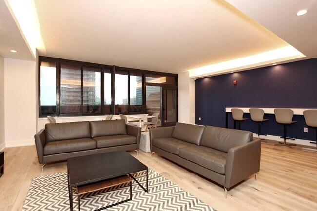 Building Photo - 389 Washington St