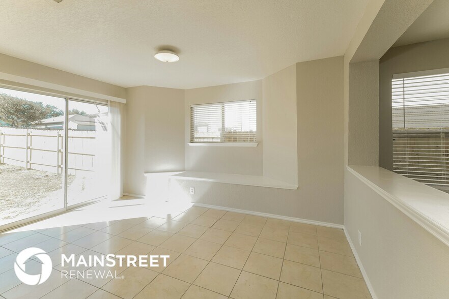 Building Photo - 7831 Hedrick Farm