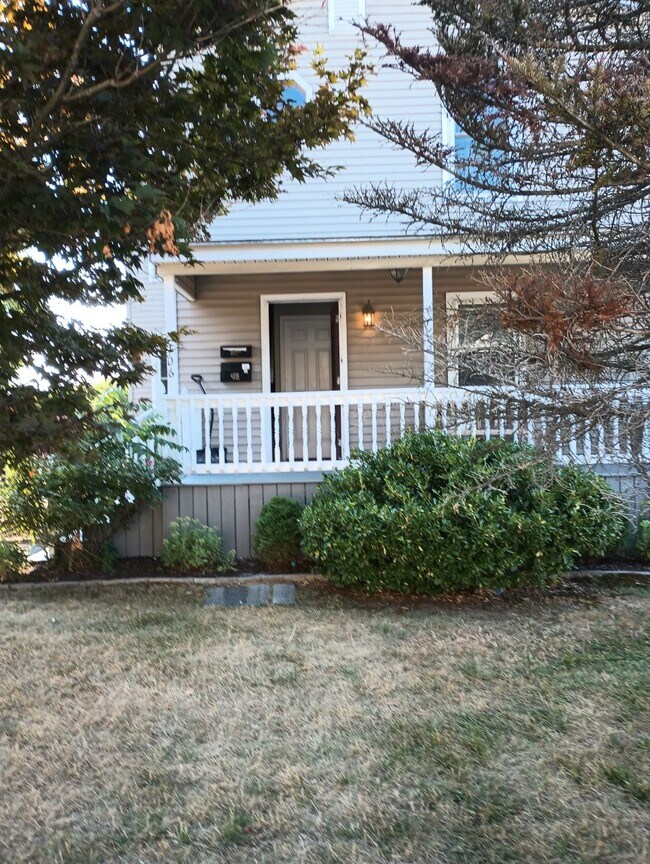 First floor - 706 Rathbun St