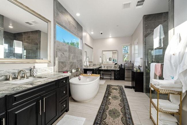 Building Photo - 81439 Merv Griffin Way
