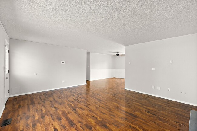 Building Photo - Charming 3-Bed Rental Home in Olympia | Pe...