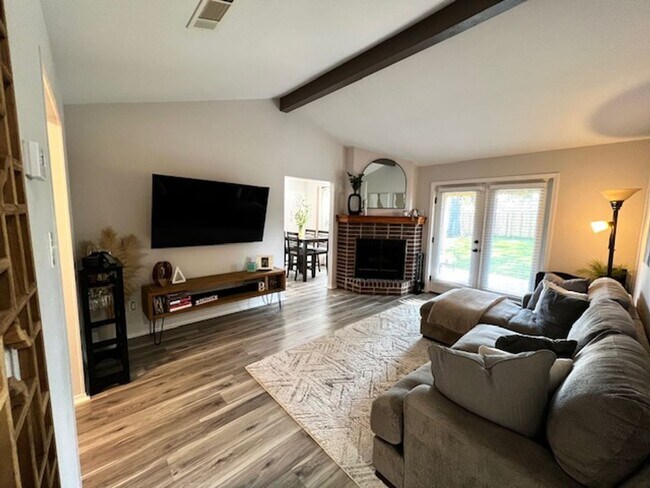 Building Photo - 3-Bed, 2-Bath Home Near Air Force Base!