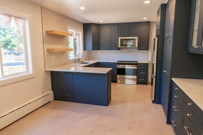Building Photo - 3Bd/1.5Ba Renton Home
