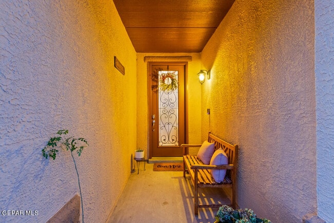 Building Photo - 7365 Dewberry Dr