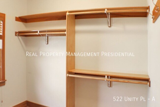 Building Photo - 522 Unity Pl