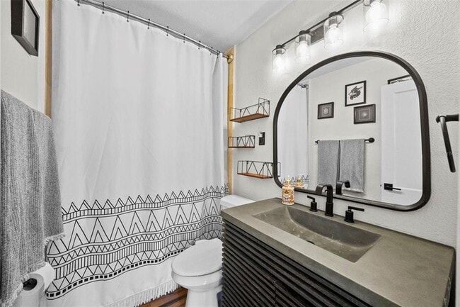 Building Photo - 2519 Emma Cir