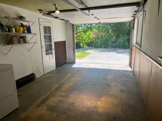 Building Photo - Beautiful 3 bedroom in Manheim Township