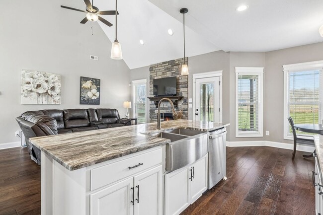 Building Photo - 8325 Turnbull Dr