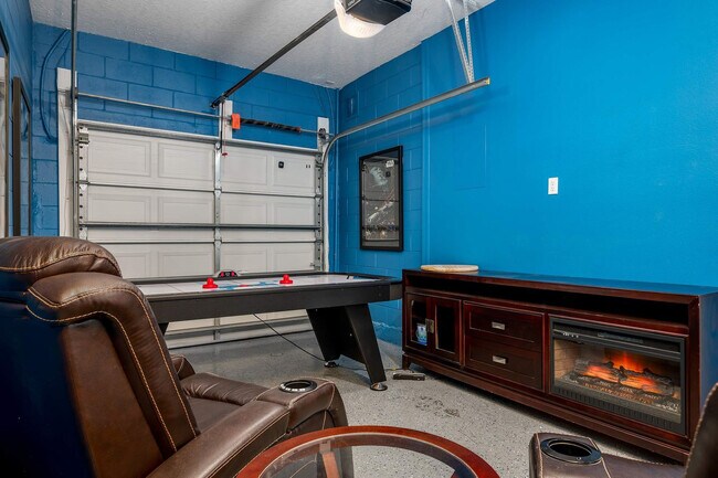 Building Photo - 875 Assembly Ct