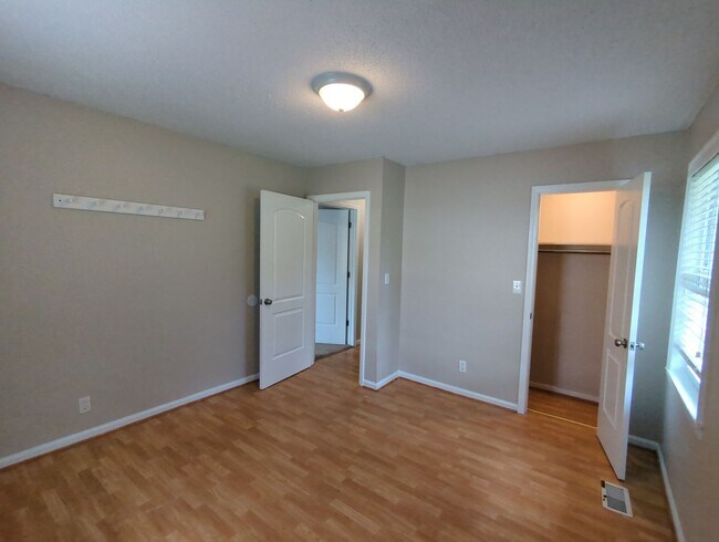 Building Photo - Hixson Duplex