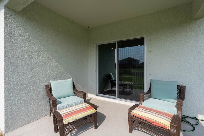 Building Photo - 4 Bedroom, 2 Bathroom home For Rent in Parrish