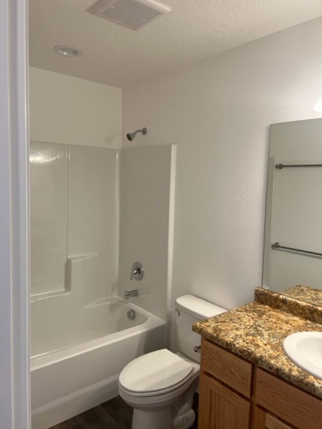 Building Photo - 1106-1108 W 11TH