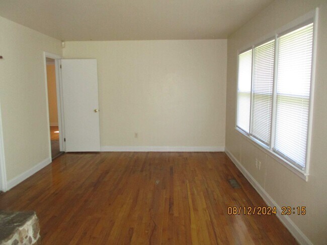 Building Photo - 1605 Edgerly Ave