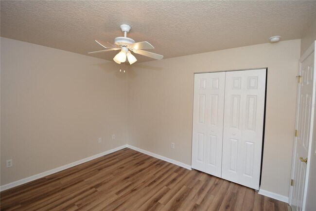 Building Photo - 56 Shinnecock Dr