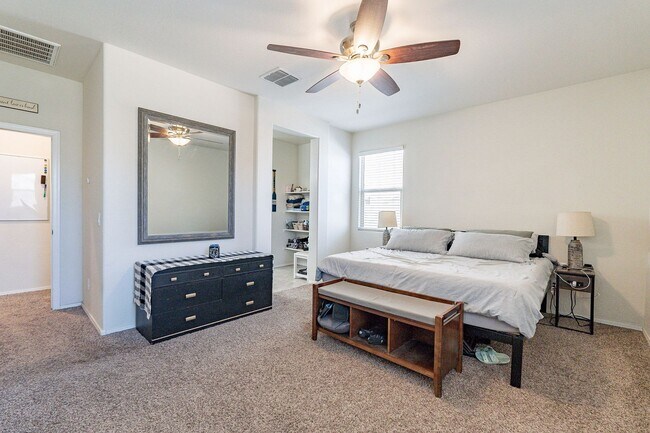Building Photo - Serene 3-Bedroom 2-Bath 3 Car Garage Retre...