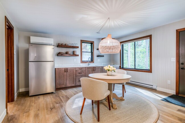 Building Photo - 1241 Birchmont Beach Rd NE