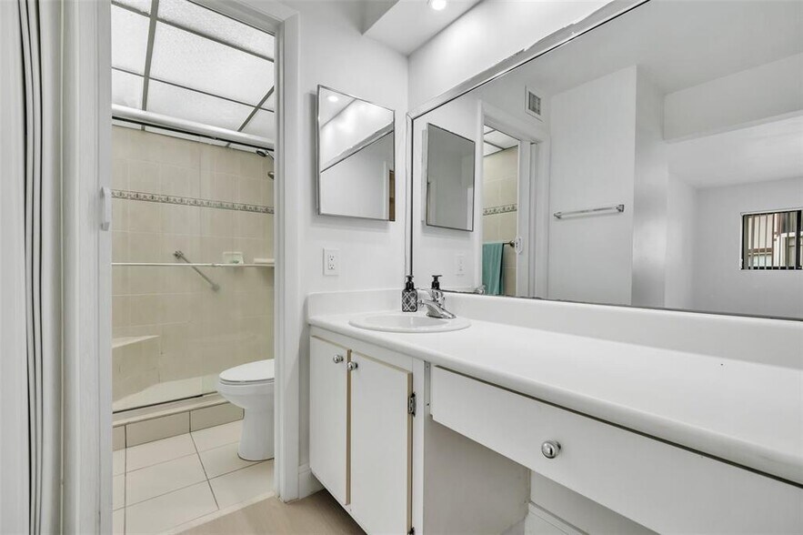 Building Photo - 9514 N Belfort Cir