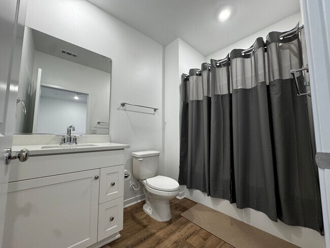 Building Photo - Beautiful, New Siena 3 Bedroom, 2.5 Bath Townhome with Solar for Rent