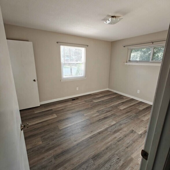 Building Photo - 4001 Lara Ln