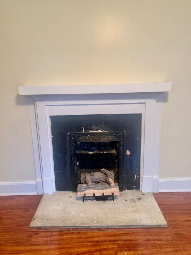 Building Photo - 405 N Madison St