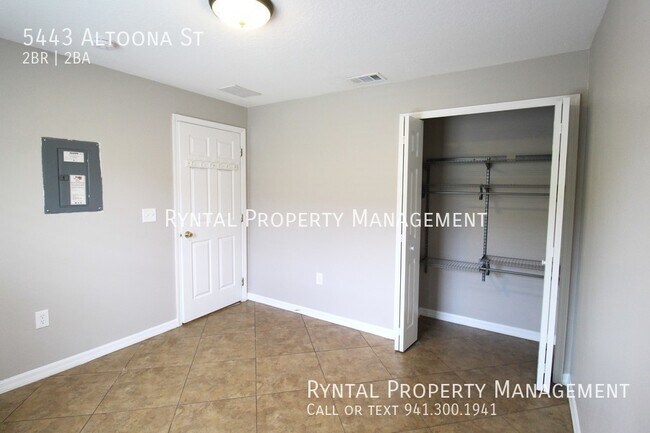 Building Photo - 5443 Altoona St