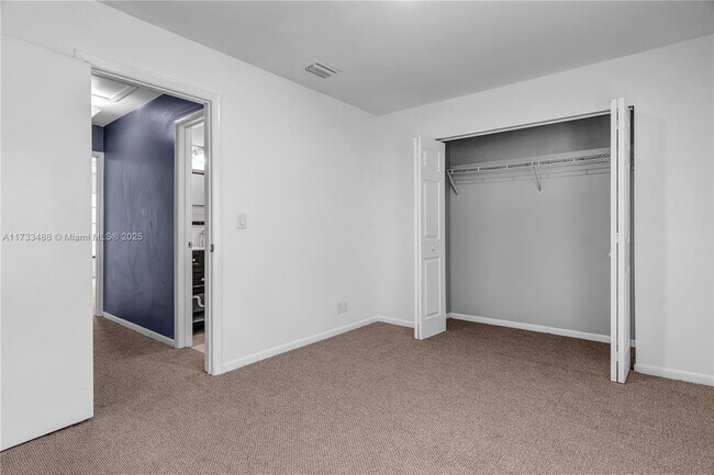 Building Photo - 2530 Coral Springs Dr