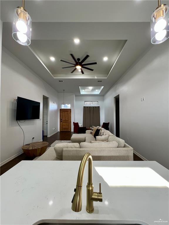 Building Photo - 19 N Sugar Bear Dr