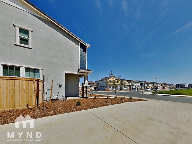 Building Photo - 8207 C Lopez Jr Wy