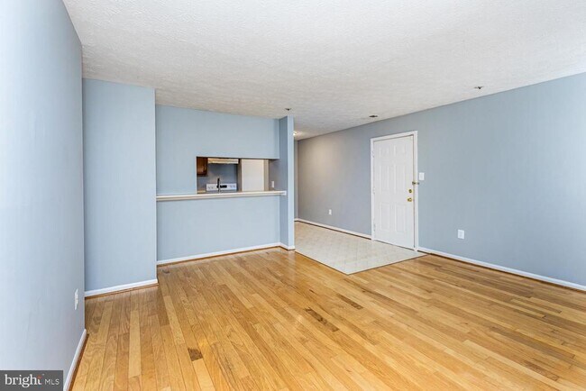 Building Photo - 4732 Dorsey Hall Dr